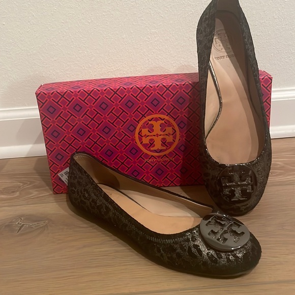 Tory Burch Shoes - Tory Burch Black Flats with Gray Logo